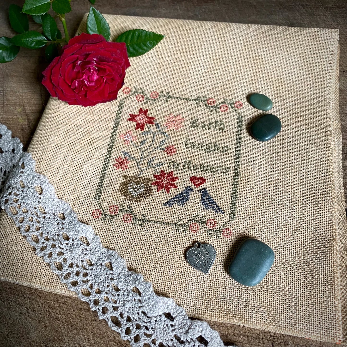 "Earth laughs in flowers" Sampler Cross Stitch DIY Kit🧵