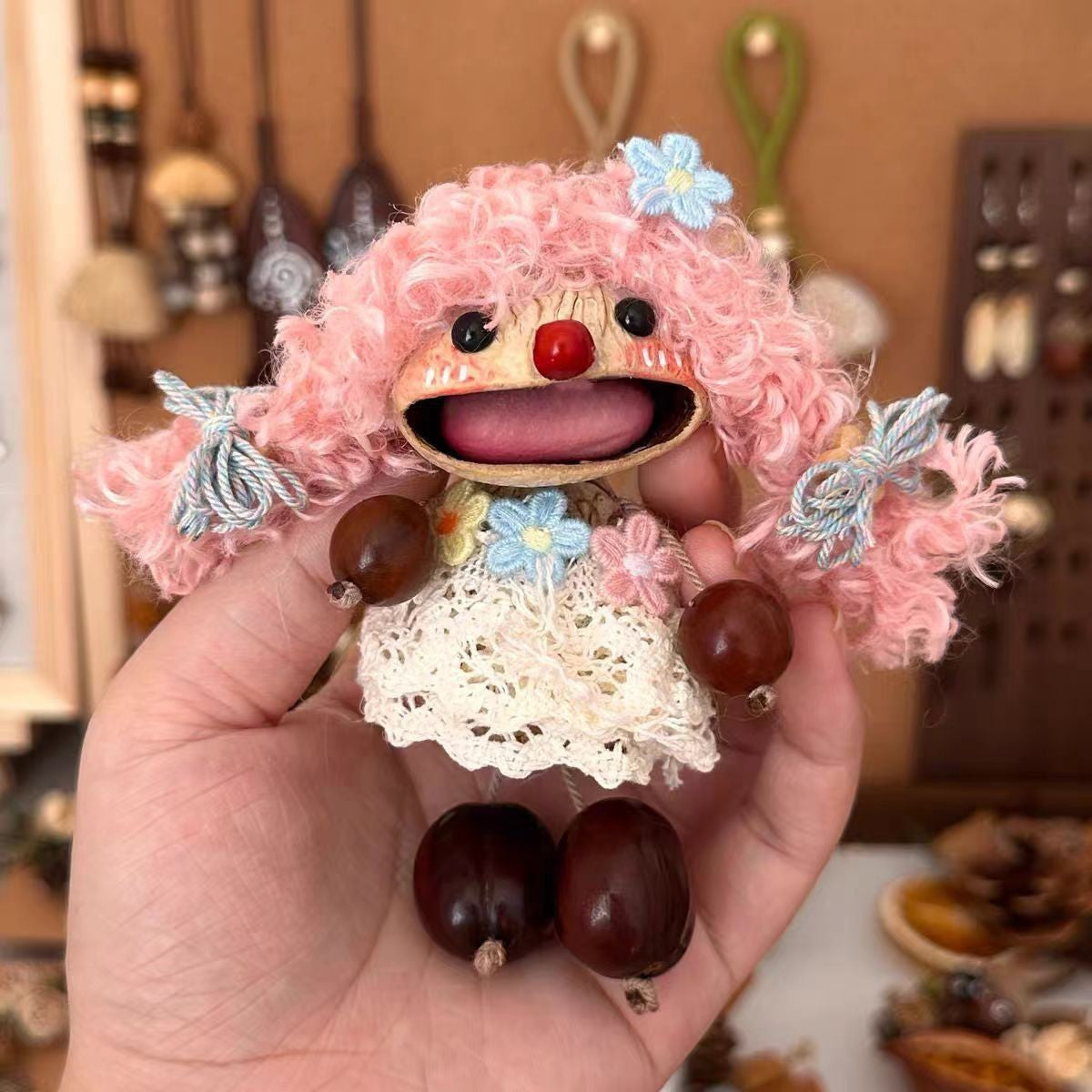 Funny Big-Mouth Nut Shell Doll-Susan