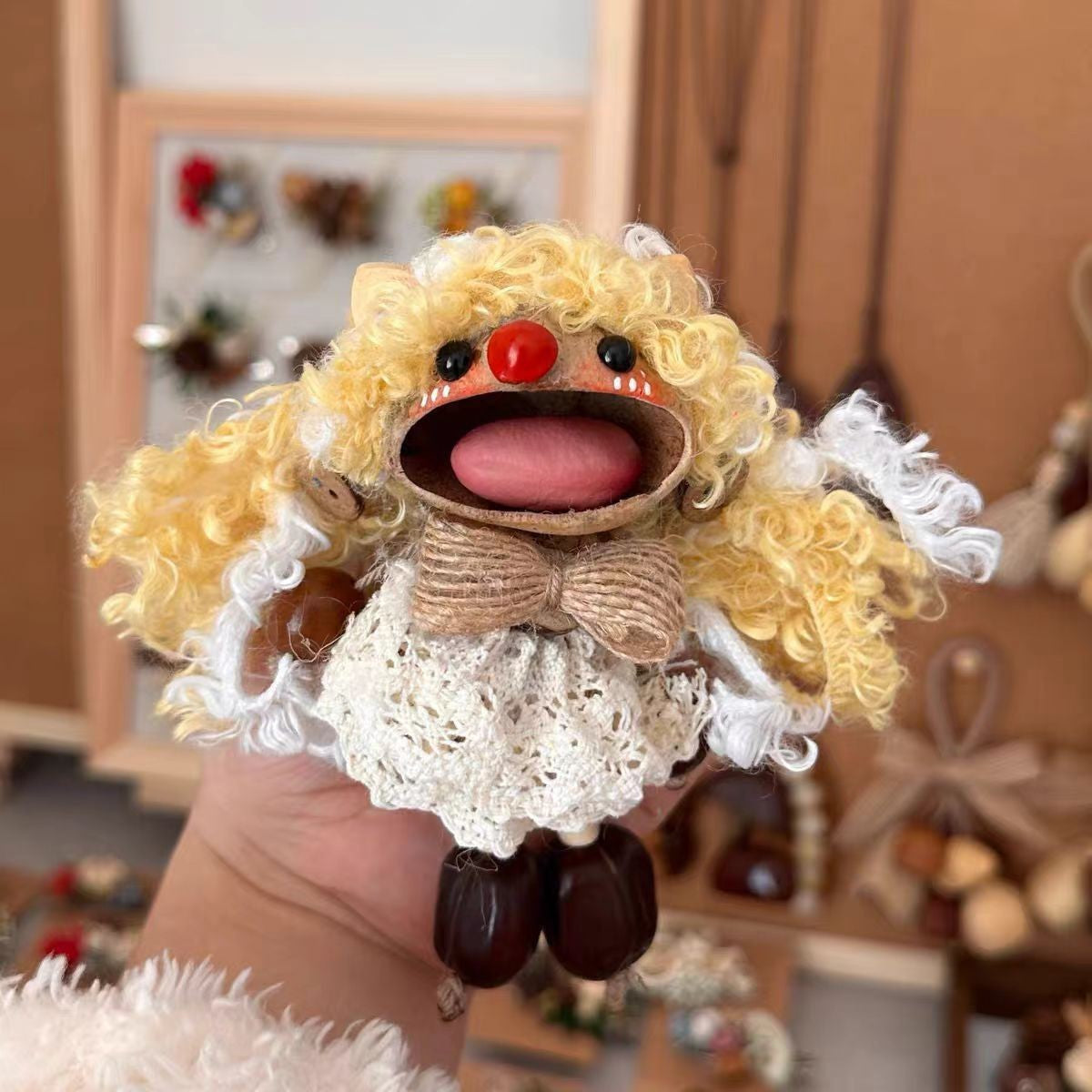 Funny Big-Mouth Nut Shell Doll-Susan