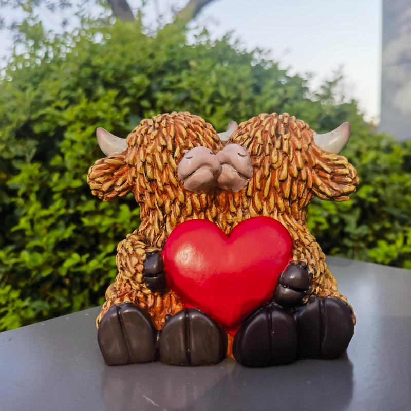 Highland Cow Cute Cow Design Valentine's Gift for Couples