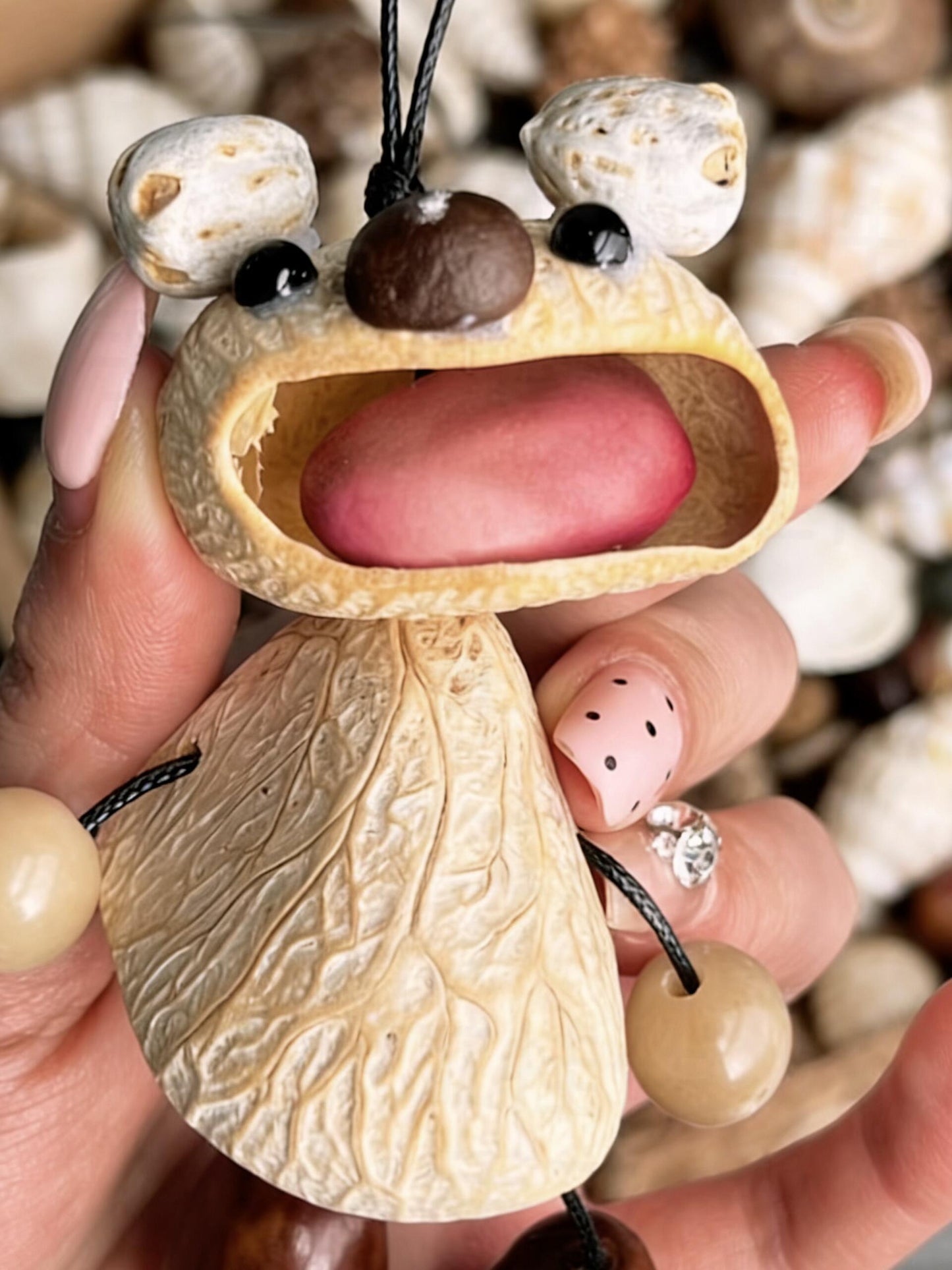 Funny Big-Mouth Nut Shell Doll-Dobby