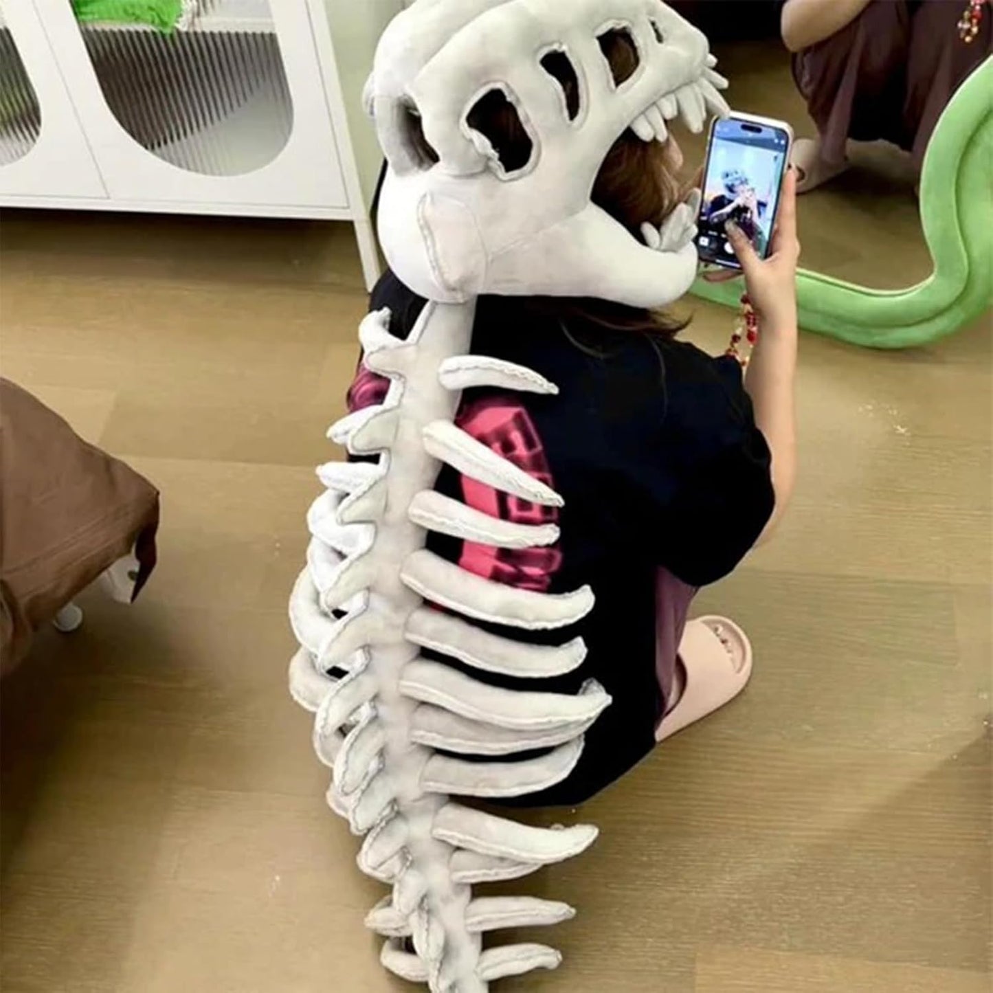 🦖Wearable Skeleton Plush,Dinosaur Skull Headpiece and Spine Costume for Adult